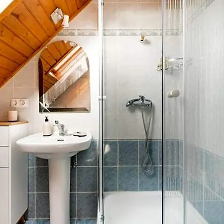 Azure House فندق كيستاي